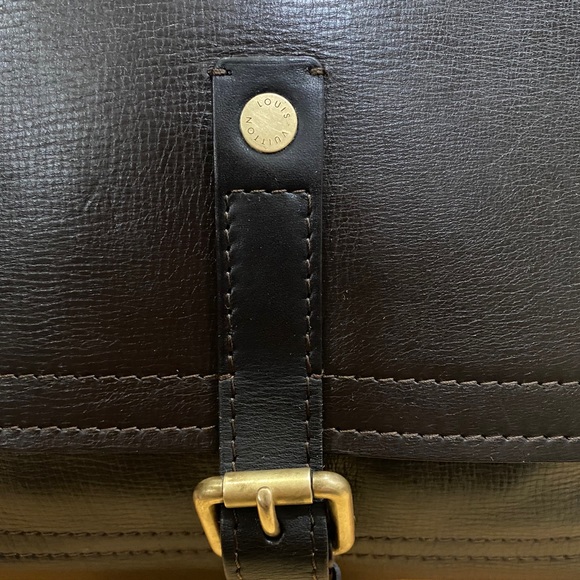 Louis Vuitton brown leather 13” messenger bag - Picture 2 of 10